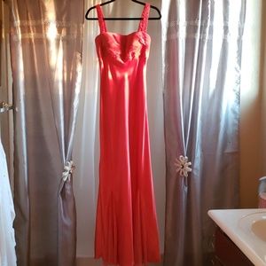 MORGAN & CO. prom dress